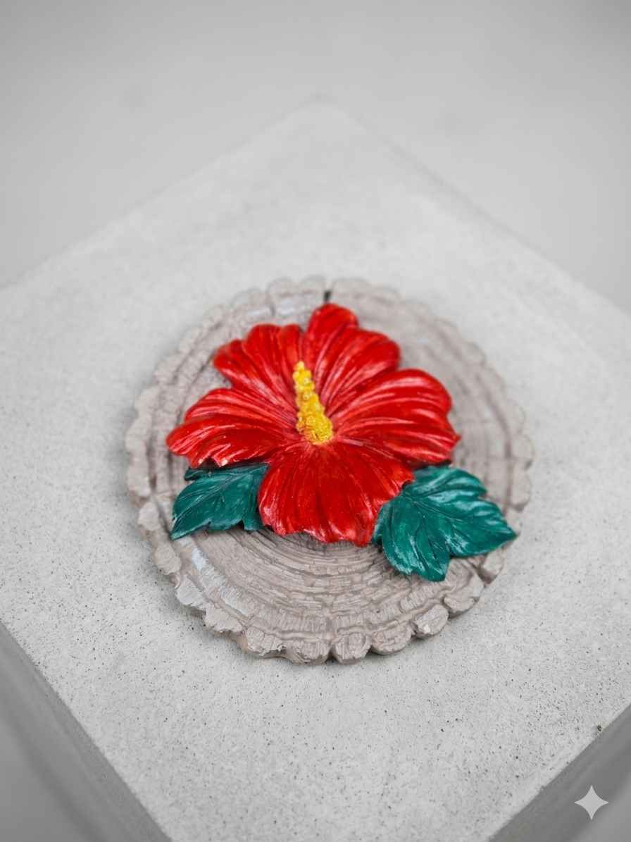 Flor de Maga sobre Base de Tronco en Cemento